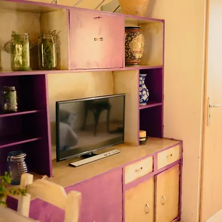 Evgenias House - Happy オリンピア