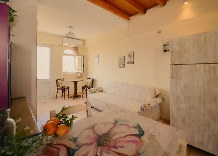 Evgenias House - Happy Дом отдыха